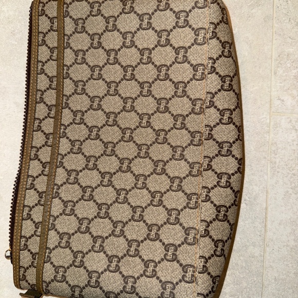 GUCCI PLUS POUCH - Picture 2 of 7